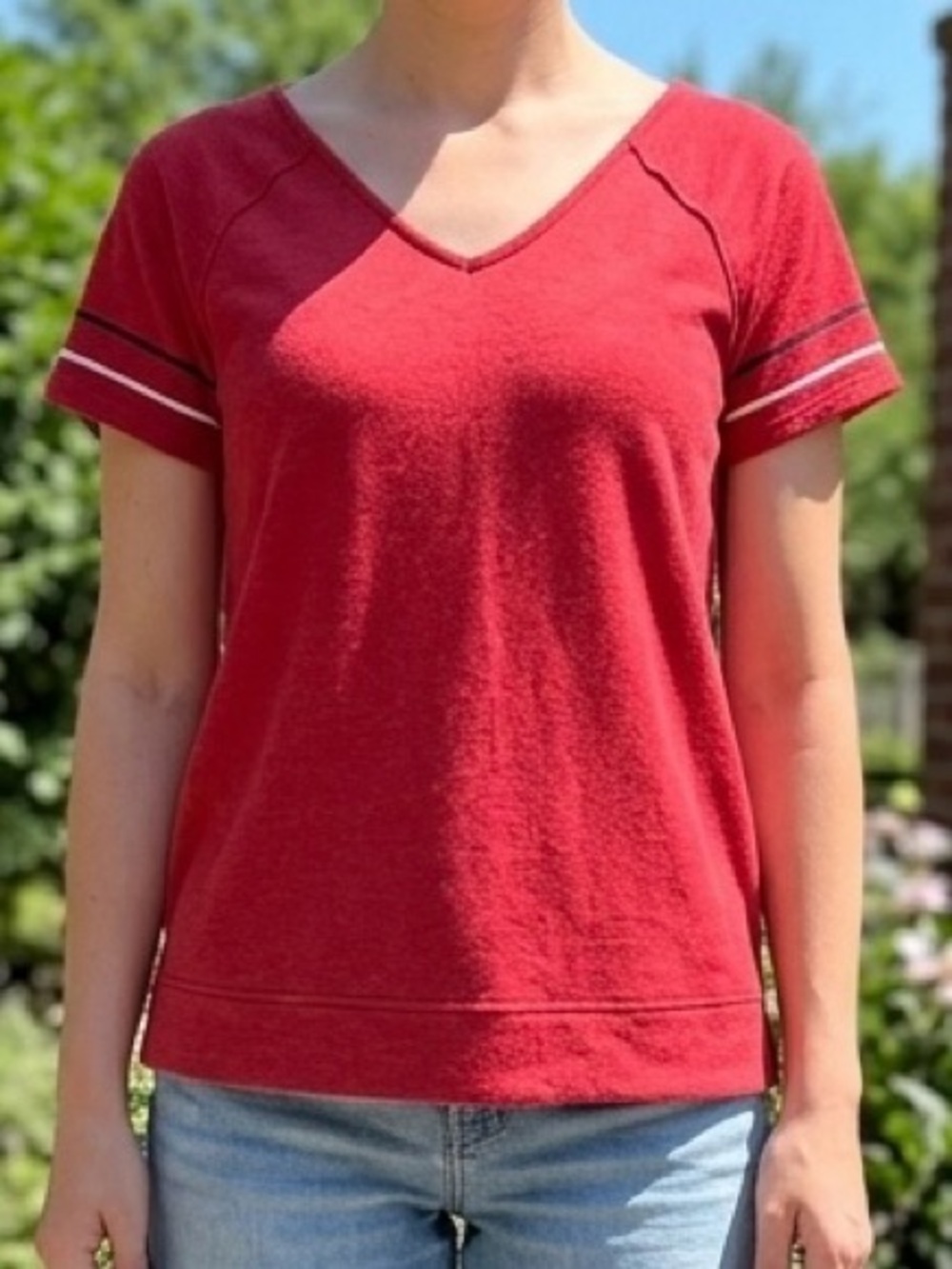Maurices Red V-Neck Strappy Lattice Back Short Sleeve Tee Top Blouse S EUC Sport